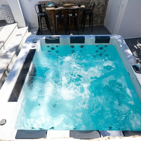 Double Mini Adults Only Appart hôtel *